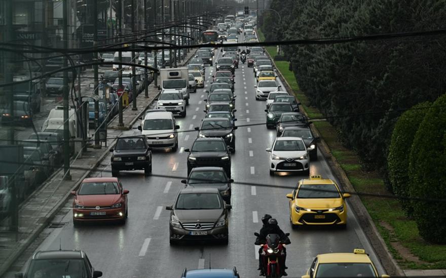 Live εικόνα από drone: Η κίνηση στους δρόμους της Αθήνας