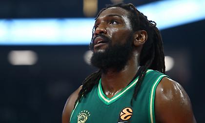 Νοκ-άουτ από το ντέρμπι ο Φαρίντ: Υπέστη διάσειση