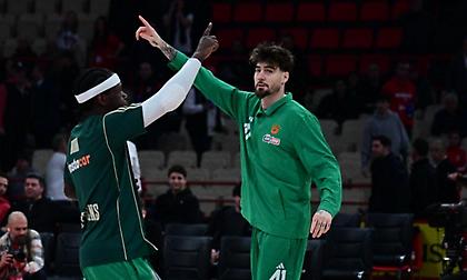 Η είσοδος του Παναθηναϊκού στο ΣΕΦ μέσα σε αποδοκιμασίες