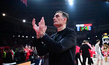 Μπαρτζώκας: «Είχαμε ομαδικό πνεύμα, δεν γινόταν χωρίς άμυνα - Εκτιμώ πολύ που κερδίσαμε αυτό το ματς»