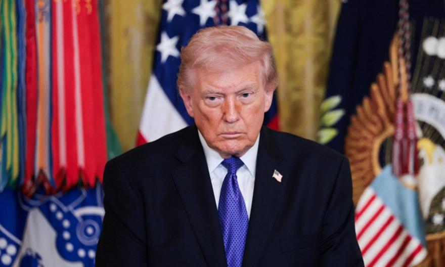 Ο Τραμπ ζητά την «άνευ όρων» παράδοση του Ιράν