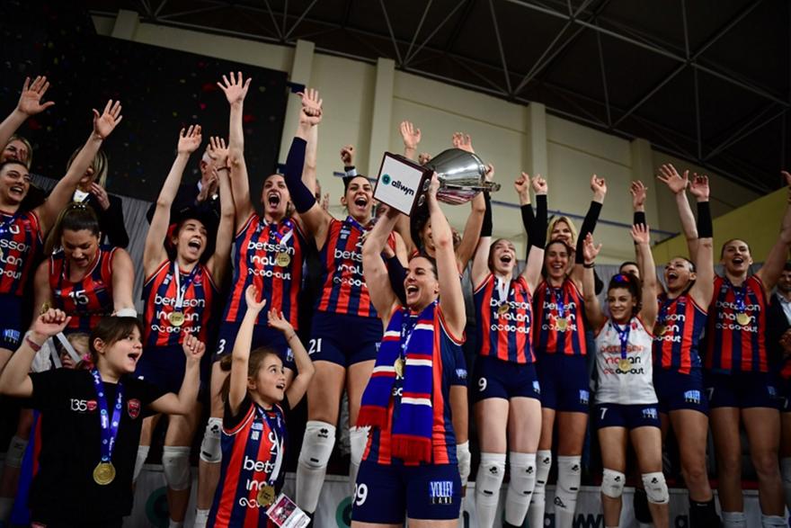 Ιστορικός Πανιώνιος, λύγισε τον Α.Ο. Θήρας και σήκωσε το Κύπελλο για πρώτη φορά!