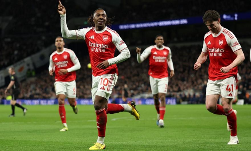 Με σουτάρα του Έζε στους «8» η Άρσεναλ πριν τη Λεβερκούζεν