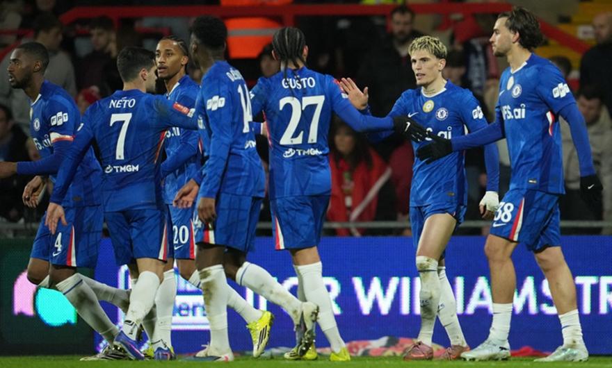 Τρόμαξε η Τσέλσι, αλλά πέρασε στους «8»… χειροκροτώντας τη Ρέξαμ