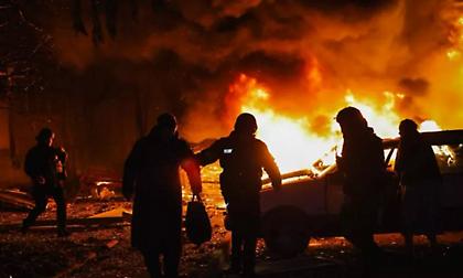 Τουλάχιστον ένας νεκρός και δέκα τραυματίες εξαιτίας ρωσικών πληγμάτων στο Χάρκοβο