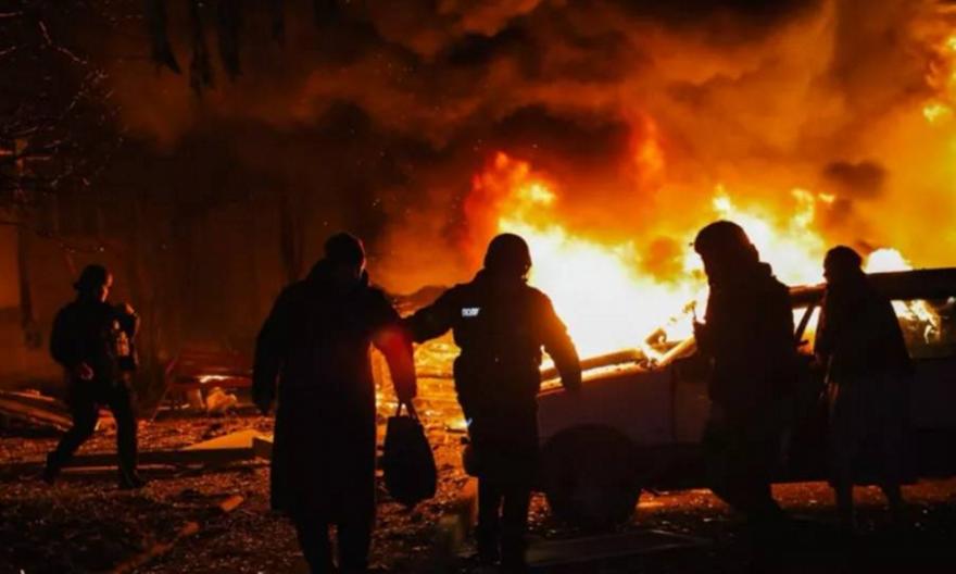 Τουλάχιστον ένας νεκρός και δέκα τραυματίες εξαιτίας ρωσικών πληγμάτων στο Χάρκοβο