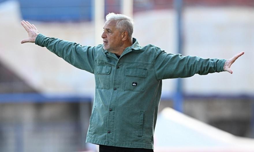 Ο Αλέκος Βοσνιάδης μίλησε για το μέλλον του στον πάγκο της Καλαμάτας!