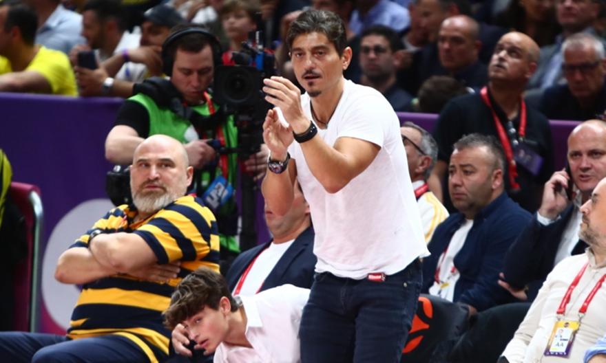 «Κάποιες φορές μπορεί να πέσουμε σε λακούβα, να εμπιστεύεστε τον οδηγό»: Το μήνυμα Γιαννακόπουλου με παλιές δηλώσεις