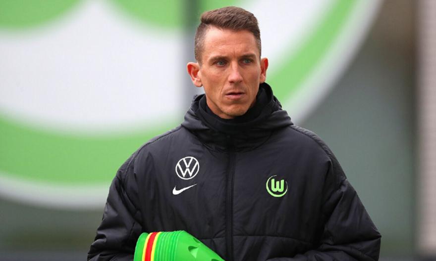 Η Βόλφσμπουργκ του Κουλιεράκη παραπαίει στην Bundesliga και απέλυσε τον προπονητή της