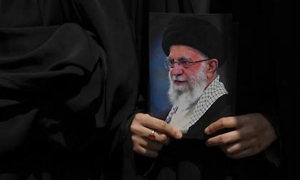 Ο γιος του Χαμενεΐ, Μοτζτάμπα ορίστηκε νέος ηγέτης του Ιράν