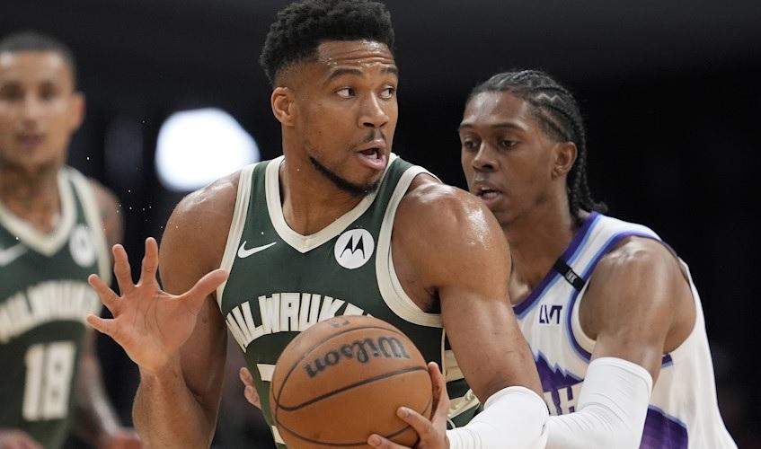 Αντετοκούνμπο: «Όταν προσπαθείς να κάνεις το σωστό, οι ''θεοί του μπάσκετ'' σε ανταμείβουν»