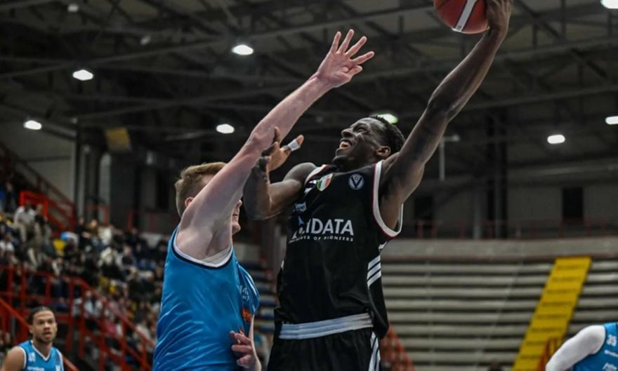 Βγήκε «περίπατο» στη Νάπολι και διατήρησε τη διαφορά στην κορυφή η Βίρτους