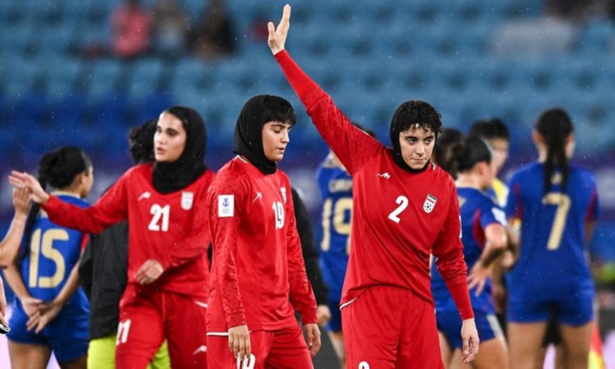 Η κρατική τηλεόραση ζητά μέχρι και εκτέλεση για τις διεθνείς του Ιράν μετά τη σιωπηρή διαμαρτυρία στον ύμνο!