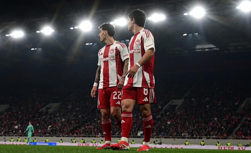 Τσανάκας: «Πρέπει να πάρει γκολ και από τις άλλες ζώνες ο Ολυμπιακός»