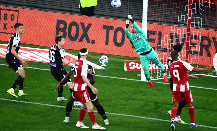 Τα σχόλια στον bwinΣΠΟΡ FM 94,6 για το ντέρμπι του Ολυμπιακού με τον ΠΑΟΚ και τον ορμητικό Παναθηναϊκό στην 4άδα