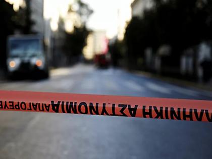 Ένας 65χρονος εισέβαλε στα γραφεία του ΕΦΚΑ στην Ομόνοια και απείλησε τους υπαλλήλους με στυλιάρι!