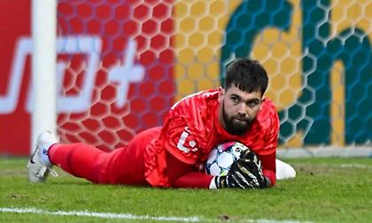 Απίθανο σκηνικό στην Τσεχία: Ο Κούμπεκ έστειλε τη μπάλα σε… μπαλκόνι στο Μποέμιανς-Σλόβαν Λίμπερετς