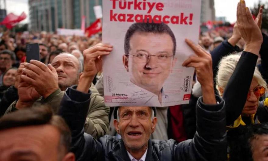 Σήμερα ξεκινάει η δίκη του Εκρέμ Ιμάμογλου, ποινή φυλάκισης 2.352 ετών ζητά ο εισαγγελέας