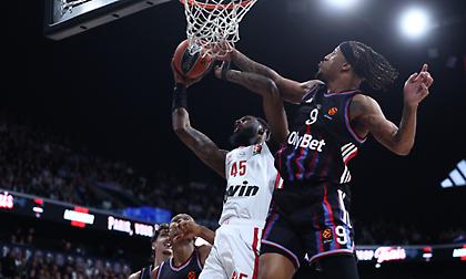 Θέαμα από τον Ολυμπιακό στο Παρίσι: Ο Γουόρντ σέρβιρε και ο Χολ κάρφωσε εντυπωσιακά!