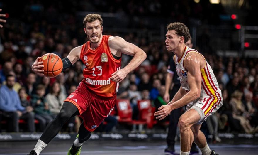 Διέλυσε την Μπραουνσβάιγκ και ξέφυγε στην κορυφή η Μπάγερν Μονάχου