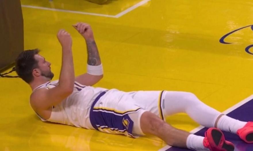 Ο Ντόντσιτς θα πληρώσει πολύ ακριβά τη χειρονομία του για... χρηματισμό των διαιτητών!