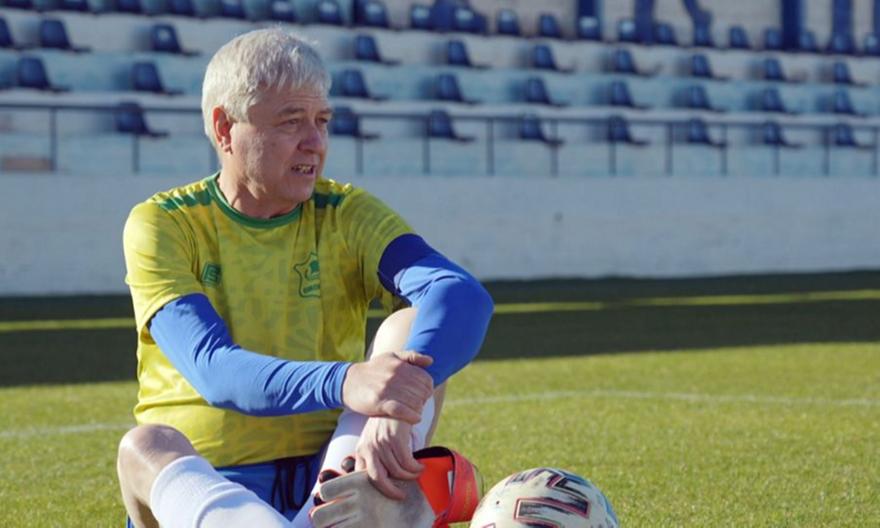 Όπου Υπάρχει Ελλάδα: Οι αιώνιοι έφηβοι της στρογγυλής θέας