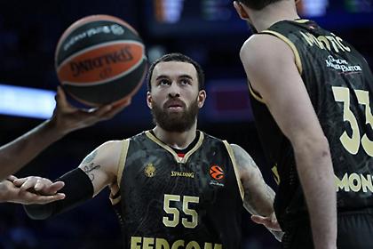 Αστείες καταστάσεις στη Μονακό: Ο Τζέιμς πήγε στο γήπεδο 30' πριν το τζάμπολ, δήλωσε διαθέσιμος και… έτρωγε σάντουιτς!