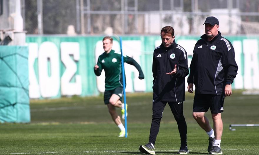 Αθανασίου: «Πιο πιθανό το σχήμα με τρία στόπερ - Δύο οι προβληματισμοί του Μπενίτεθ για την 11άδα»