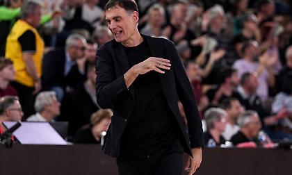 Έξαλλος ο Μπαρτζώκας με την εικόνα του Ολυμπιακού και το 13-0 σερί της Μονακό