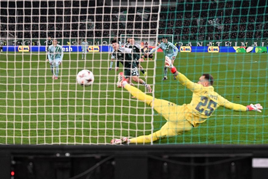 Έκρηξη στο ΟΑΚΑ: Κέρδισε πέναλτι και αποβολή του Γιορέντε ο Σφιντέρσκι, σκόραρε ο Ταμπόρδα στο 87'!