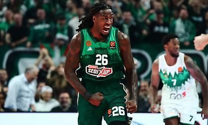 Σαν να μην πέρασε μια μέρα: Εντυπωσιακό slam dunk και ξέσπασμα από Λεσόρ!