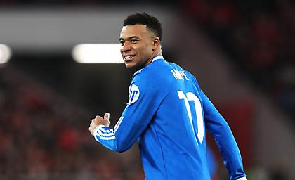 Ο Εμπαπέ πήρε δίπλωμα στα 27 και οδηγεί μία…