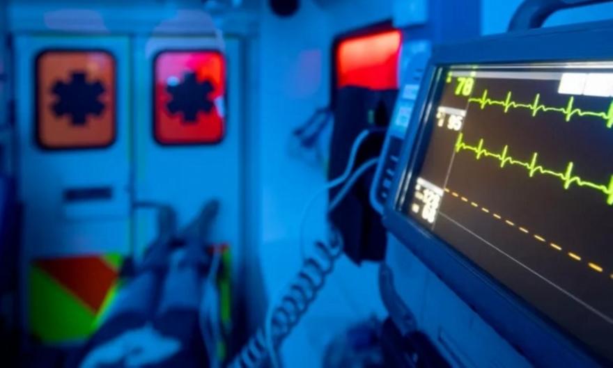 Σφοδρή σύκρουση δύο αυτοκινήτων στη Λεωφόρο Ποσειδώνος