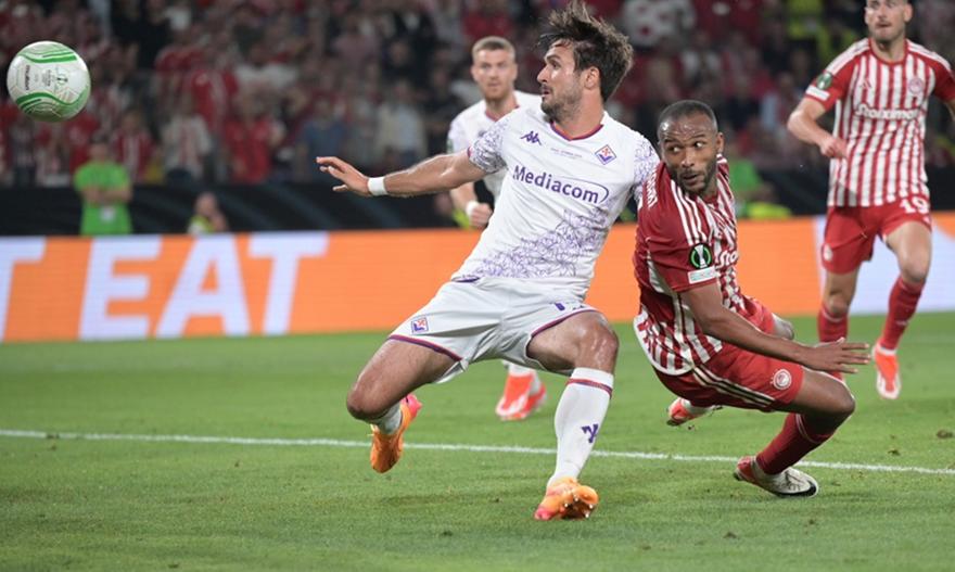 Νικολακόπουλος: «Να είναι καλά ο Ολυμπιακός που πήρε το Conference League και… τράβηξε τους άλλους»