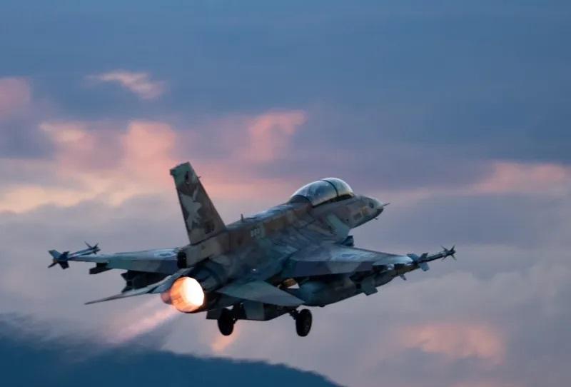 Αναφορές για ισχυρή έκρηξη στην κατάμεστη Τεχεράνη - Ο Τραμπ προανήγγειλε μεγάλο χτύπημα