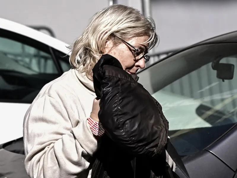 Στη φυλακή οδηγείται η Ελένη Ζαρούλια - Βίντεο από την έξοδό της από το ΑΤ Πεύκης