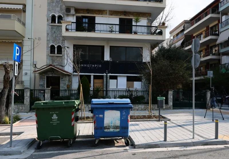 Καταθέτουν οι δύο νεαροί που ήταν μαζί με τον 20χρονο που έπεσε νεκρός από μαχαιριά στην Καλαμαριά