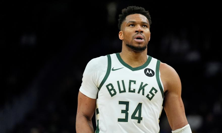 Χωρίς Γιάννη Αντετοκούνμπο στην αποψινή αναμέτρησή τους με τους Χοκς οι Μπακς