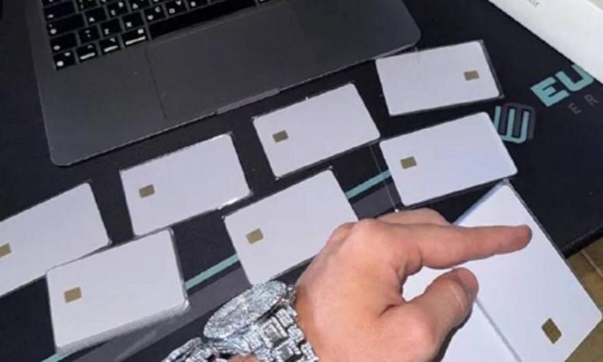 Ψηφιακή «Λερναία Ύδρα»: Μετά τη σύλληψη στην Κατερίνη, ιστοσελίδες-φαντάσματα συνεχίζουν να πουλάνε κάρτες-κλώνους