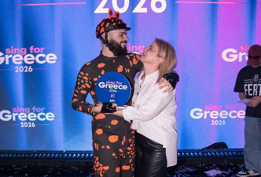 Akylas: Η συγκινητική ιστορία της μητέρας του που κρύβεται πίσω από το «Ferto»