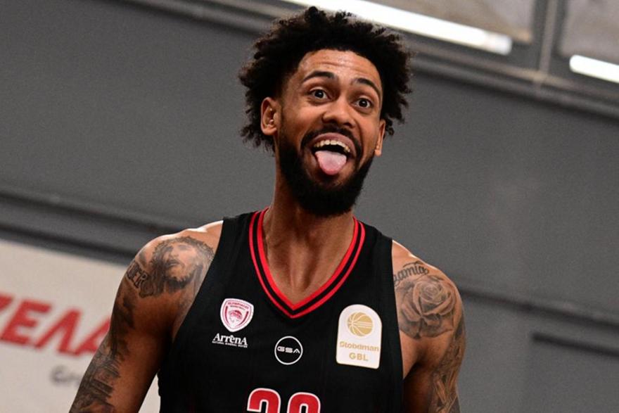 Μίλησε η ποιότητα του Ολυμπιακού στο φινάλε λυγίζοντας τον μαχητικό Πανιώνιο