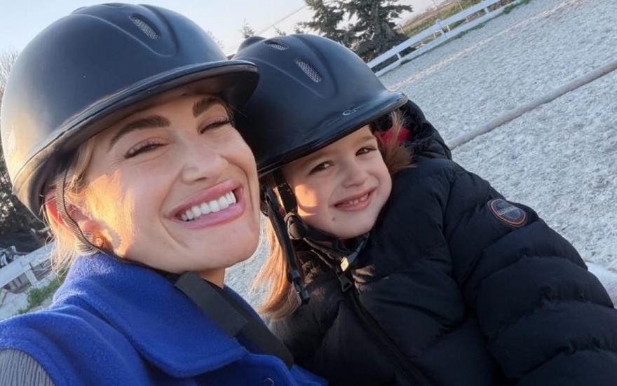 Ιωάννα Τούνη: Το είπε και το έκανε. Ξεκίνησε ιππασία αλλά όχι μόνη, με τον Πάρη