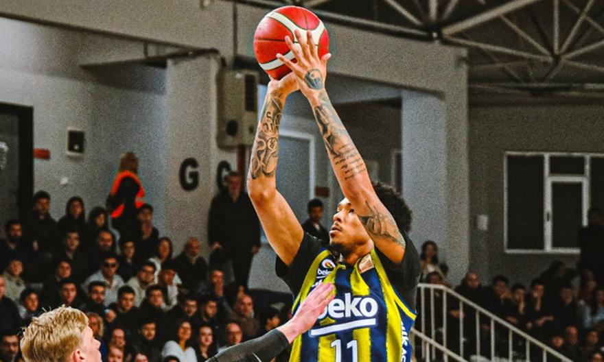 Δύσκολη νίκη πριν το ΣΕΦ για τη Φενέρμπαχτσε