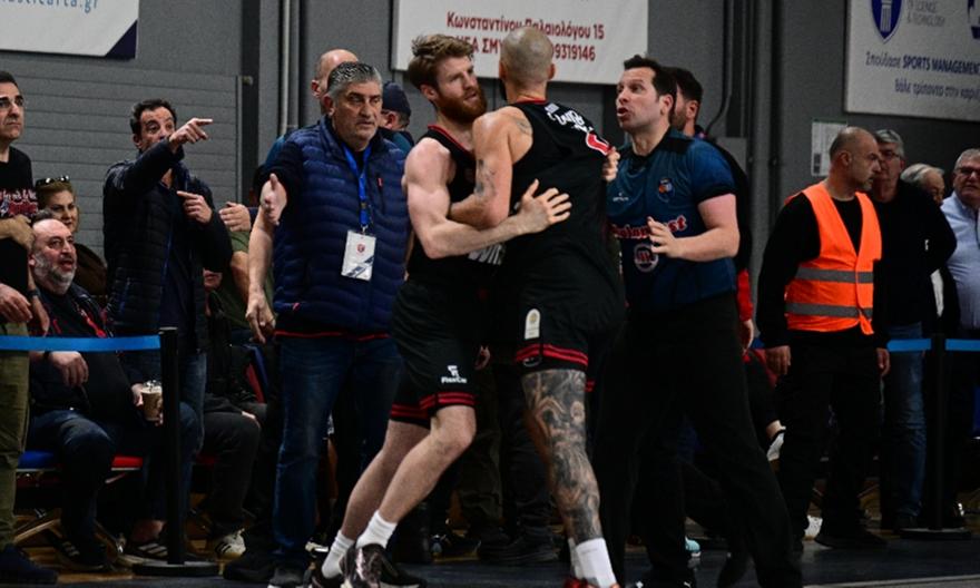 Ένταση στο Πανιώνιος-Ολυμπιακός: Αποβλήθηκε ο Φουρνιέ μετά από επεισόδιο με φίλαθλο