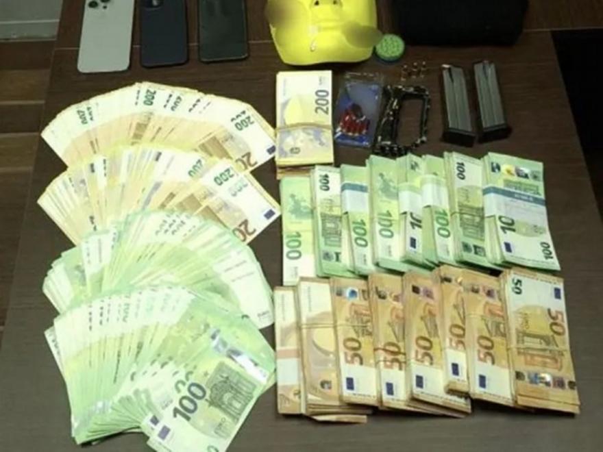 Συνελήφθησαν 5 οπαδοί μετά από ραντεβού στον Άγιο Δημήτριο - Βρέθηκαν στα σπίτια τους πάνω από 300.000 ευρώ