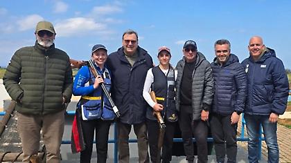 ΕΟΕ-Επίσκεψη και συγχαρητήρια του Ισίδωρου Κούβελου στην εθνική ομάδα σκοποβολής