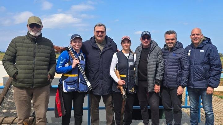 ΕΟΕ-Επίσκεψη και συγχαρητήρια του Ισίδωρου Κούβελου στην εθνική ομάδα σκοποβολής