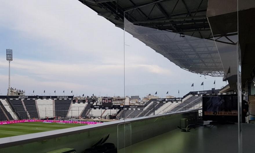 ΠΟΕΣΥ για την εισβολή οπαδών στα δημοσιογραφικά της Τούμπας: «Κανείς δεν επιτρέπεται να απειλεί δημοσιογράφους»