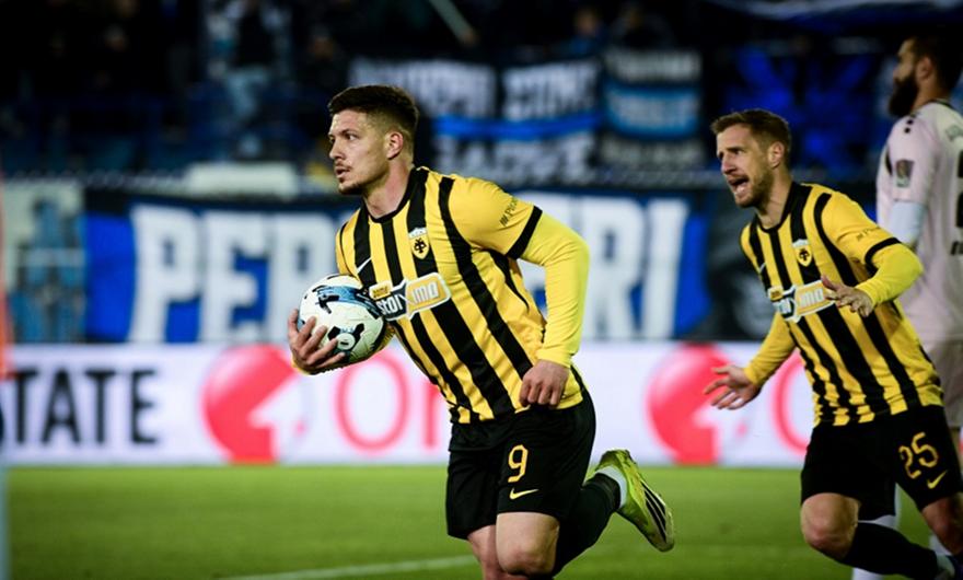 ΑΕΚ: Πάει για ρεκόρ καριέρας ο Γιόβιτς-Οκτώ παίκτες στο όριο των καρτών