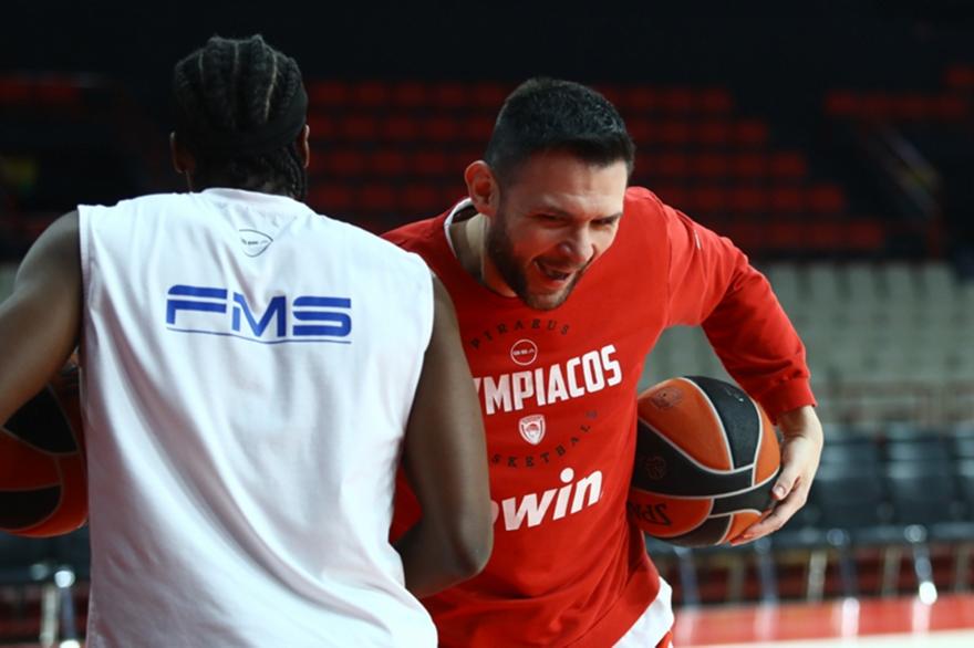 Παπανικολάου: «Μπαίνουμε στο τελευταίο κομμάτι της σεζόν και πλέον δεν υπάρχουν εύκολα ματς»